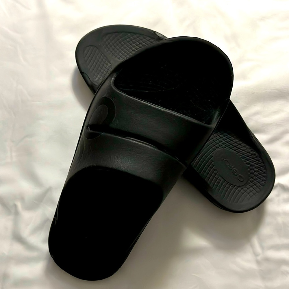 Oofos Recovery Slides - image 1